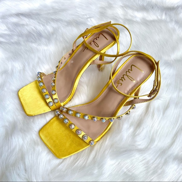 NIB Lulu’s Size 8 Daffodil Yellow Satin Pearl Studded Strappy Heeled Sandals - Picture 9 of 14
